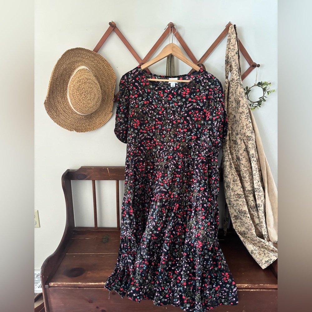 Ava & Vic Floral Dress with Pockets